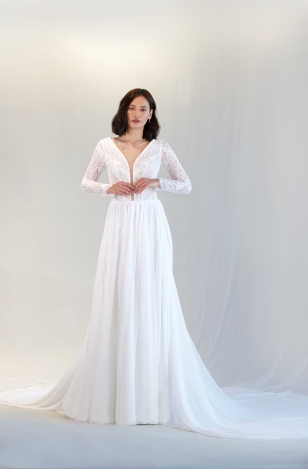 IVANNA PISTRIUHA P-523 +50CM TRAIN OF DRESS