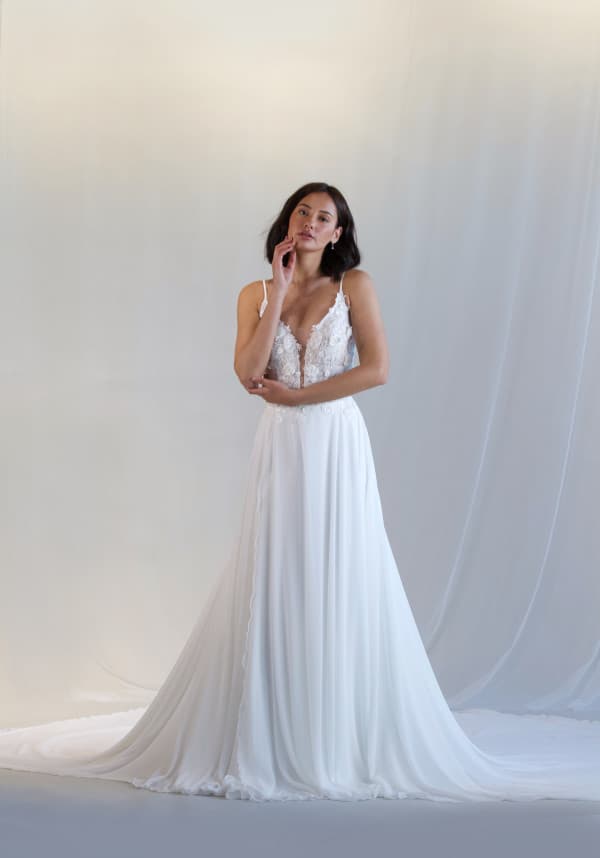 IVANNA PISTRIUHA P-517 +50CM TRAIN OF DRESS
